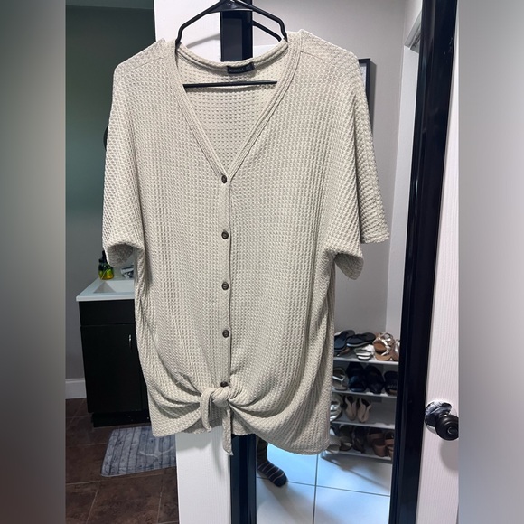 XL Tan Waffle Material Shirt - Picture 1 of 3
